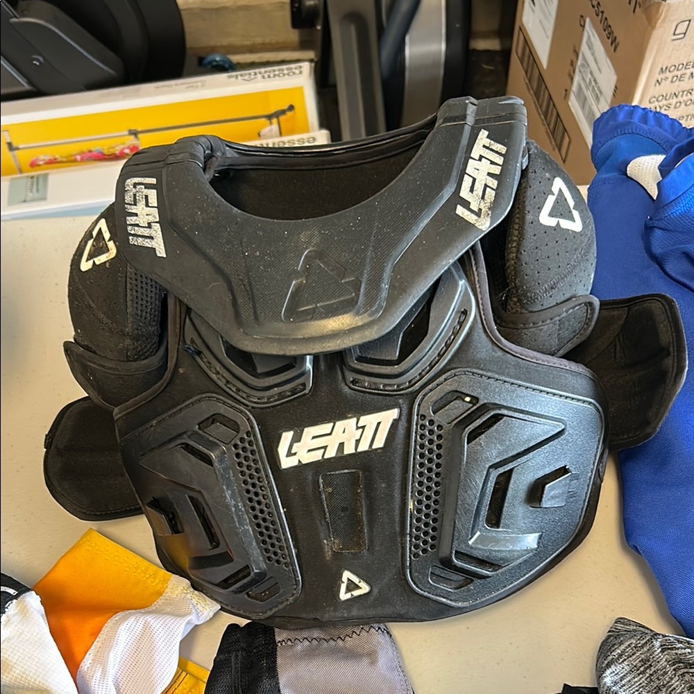 Leatt fusion 2.0 s/m chest protector